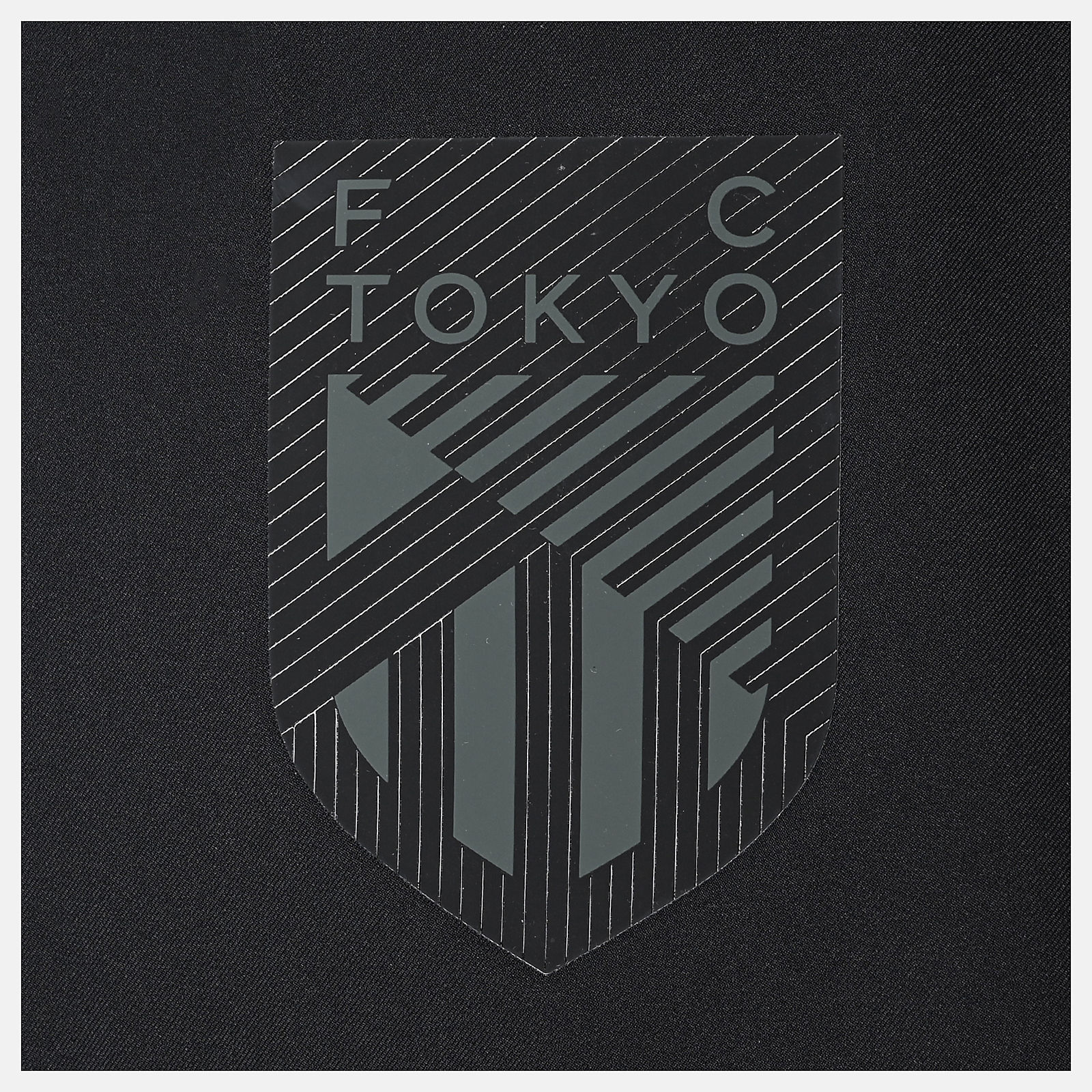 FC東京 2025 Black Out Premier Editionレインジャケット