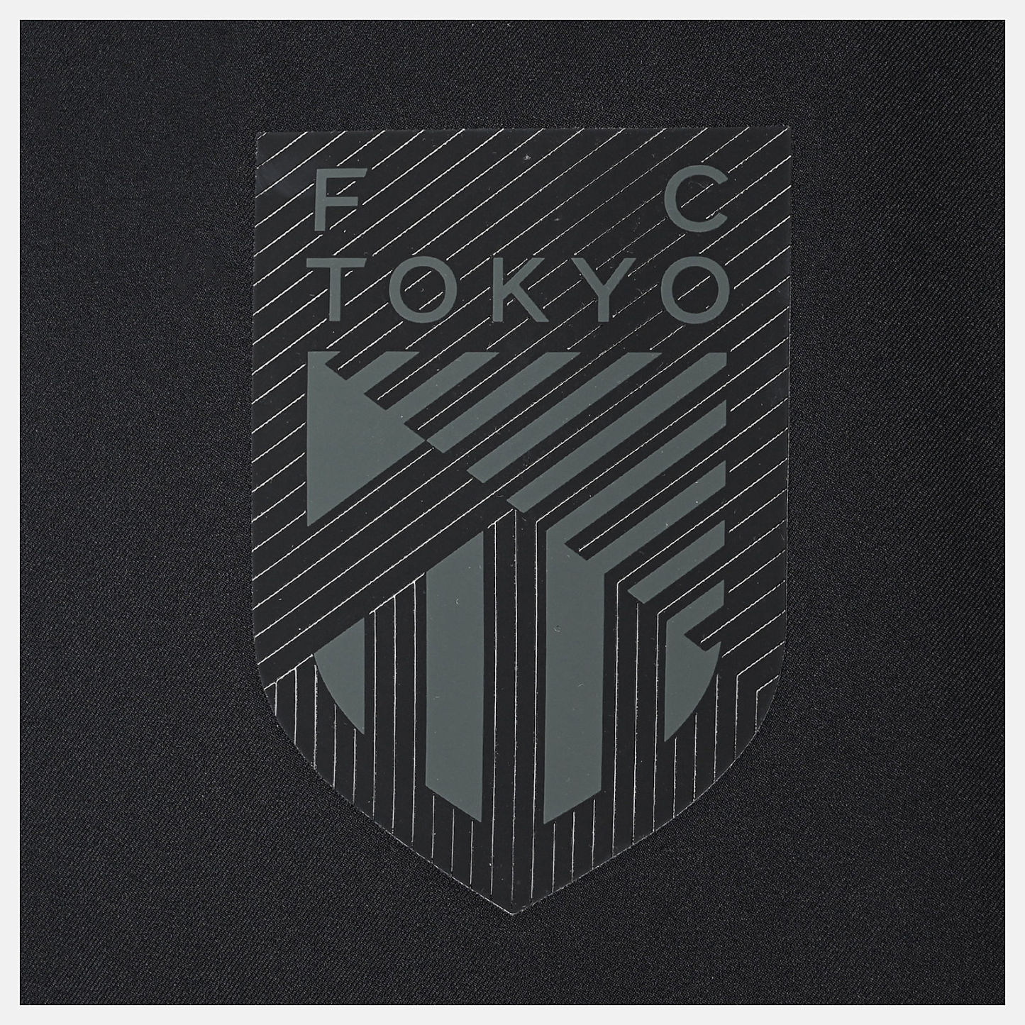 FC東京 2025 Black Out Premier Editionレインジャケット