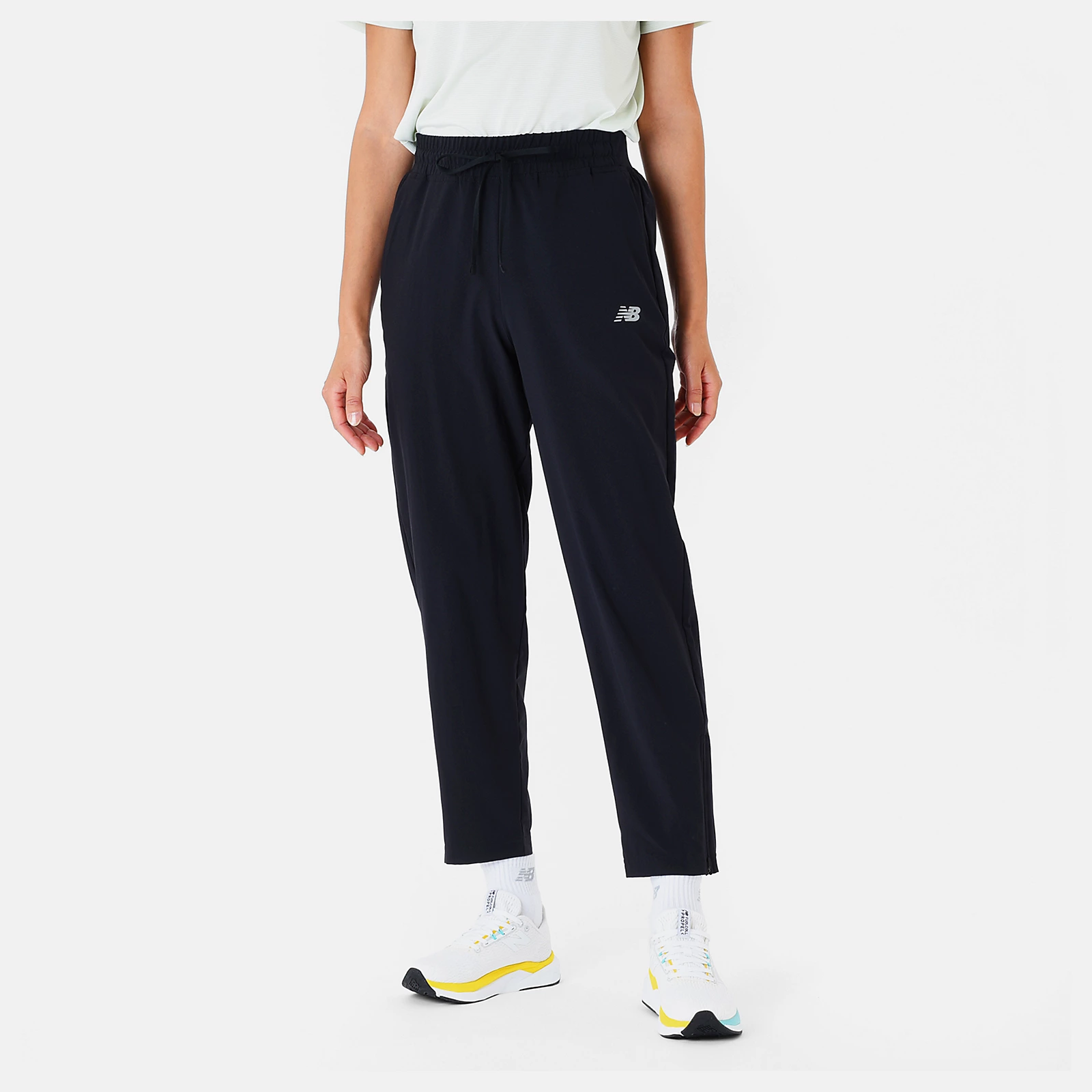 Sport Essentials パフォーマンスウーブンパンツ