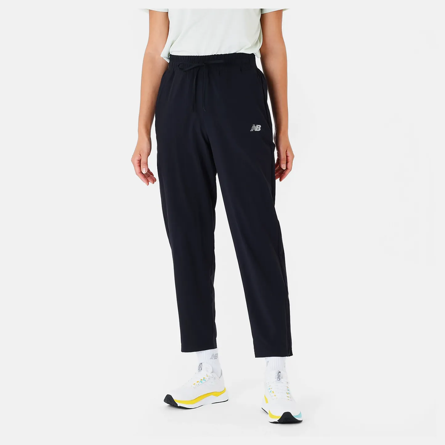 Sport Essentials パフォーマンスウーブンパンツ