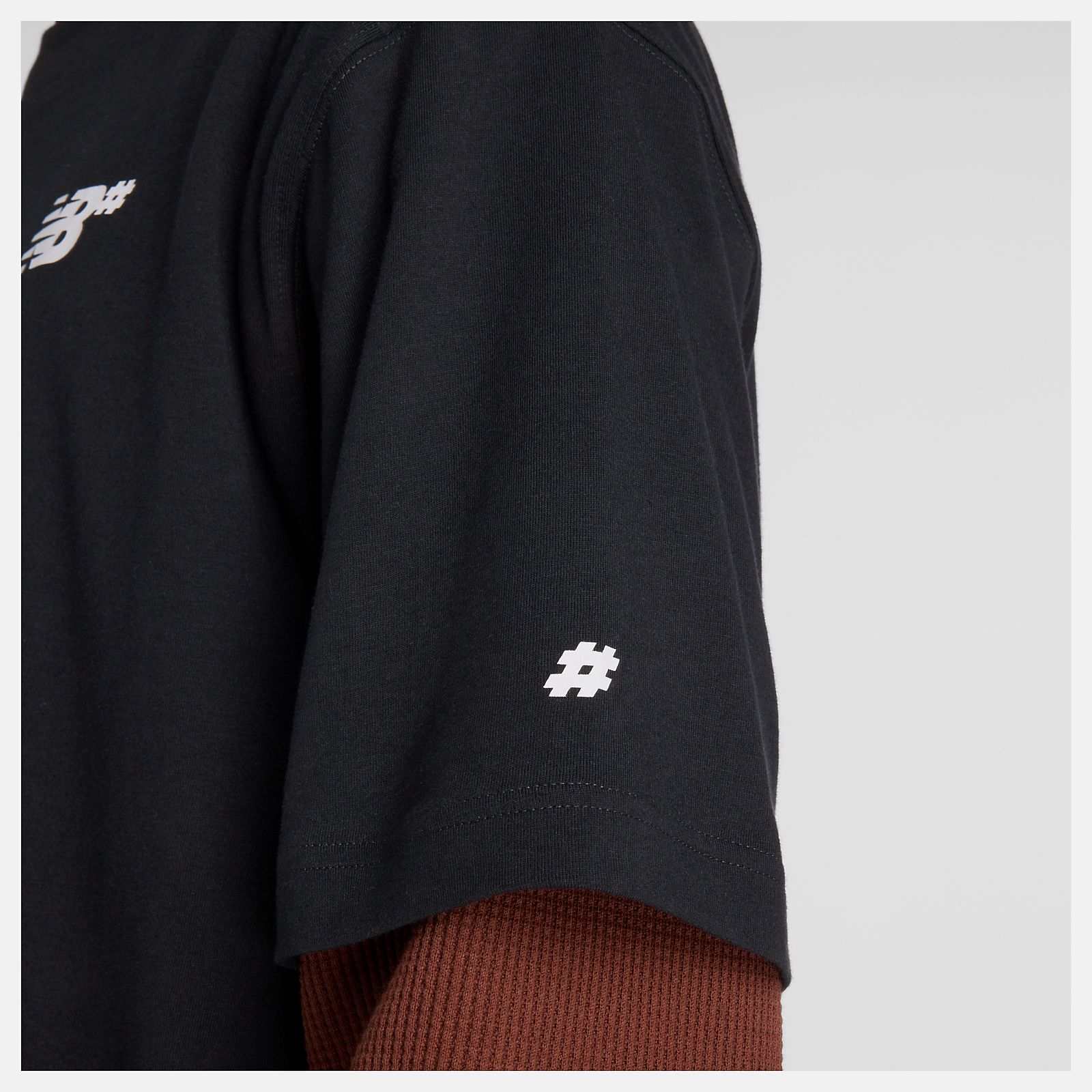 Numeric Small ロゴ T-Shirt