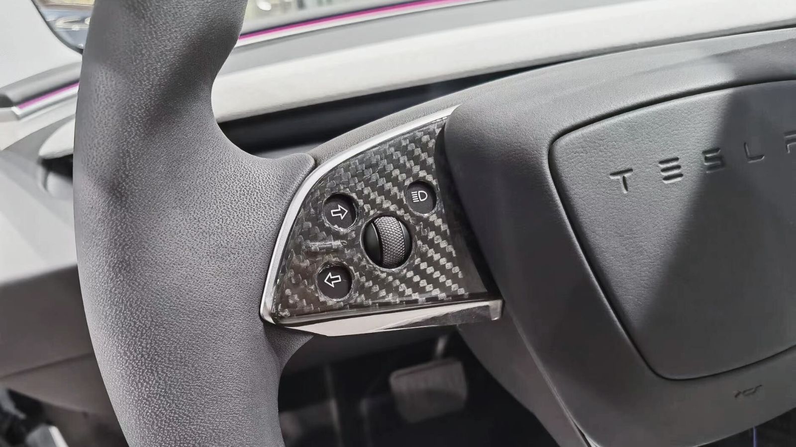 Model 3/Y Steering Wheel Middle Trim Cover | Tesery