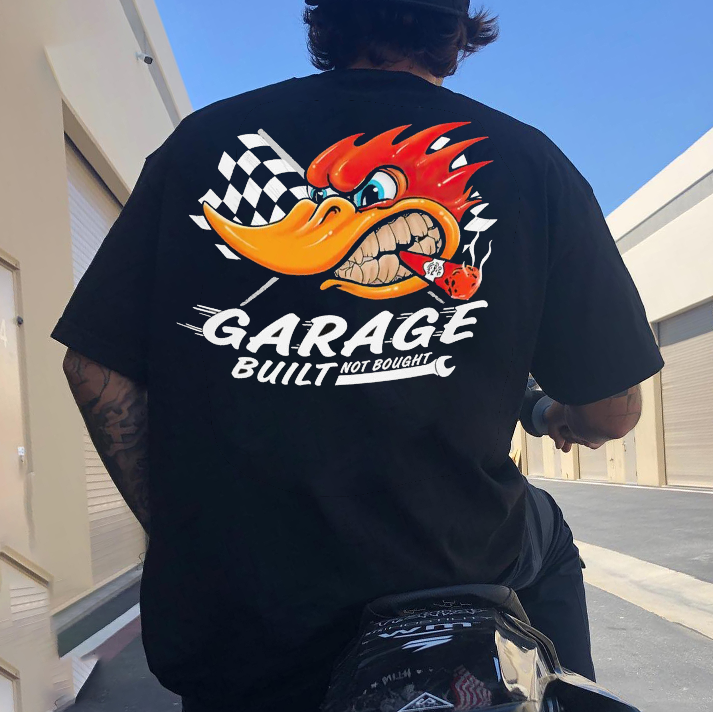 GARAGE BUILT NOT BOUGHT Racing Flag Mr. Horsepower Print Men's T-shirt