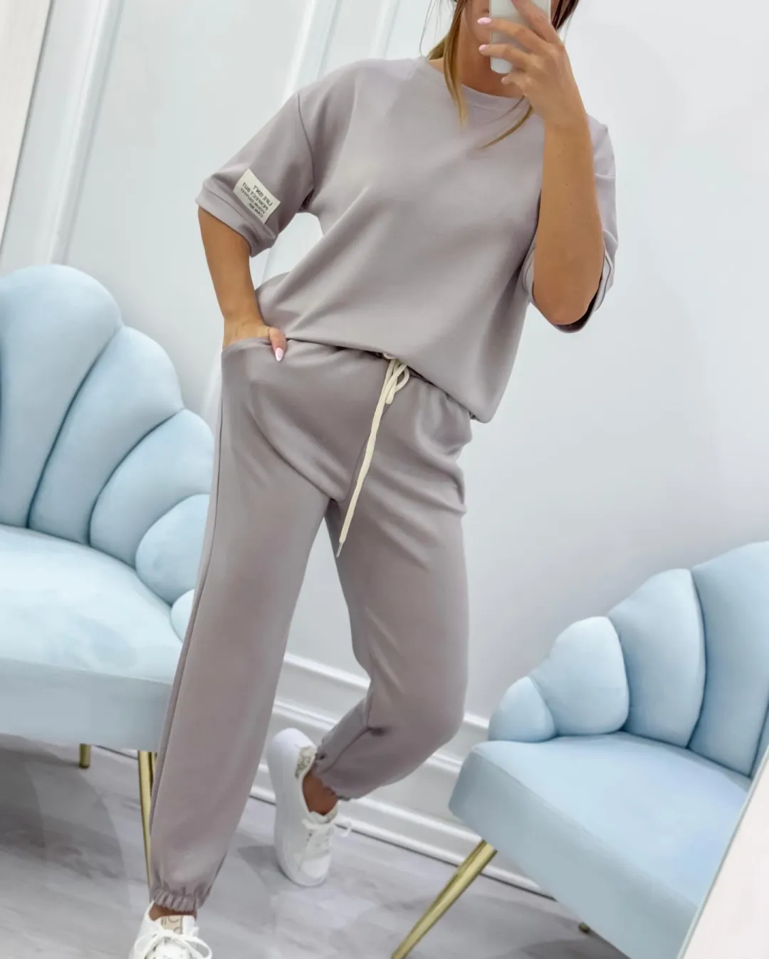 ⏳ Limited-time offer! ⏰ Women's casual set, including a solid color top and trousers.