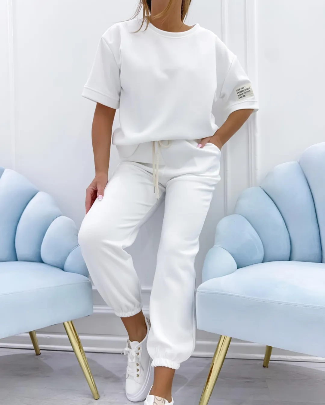 ⏳ Limited-time offer! ⏰ Women's casual set, including a solid color top and trousers.