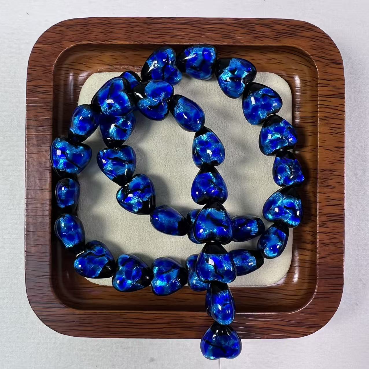 Deep Sea Iridescent Blue Heart Glass Beaded Bracelet, Shimmering Galaxy Inspired Love Beads, Mystical Ocean Aesthetic Jewelry, Boho Stretch Bracelet for Women