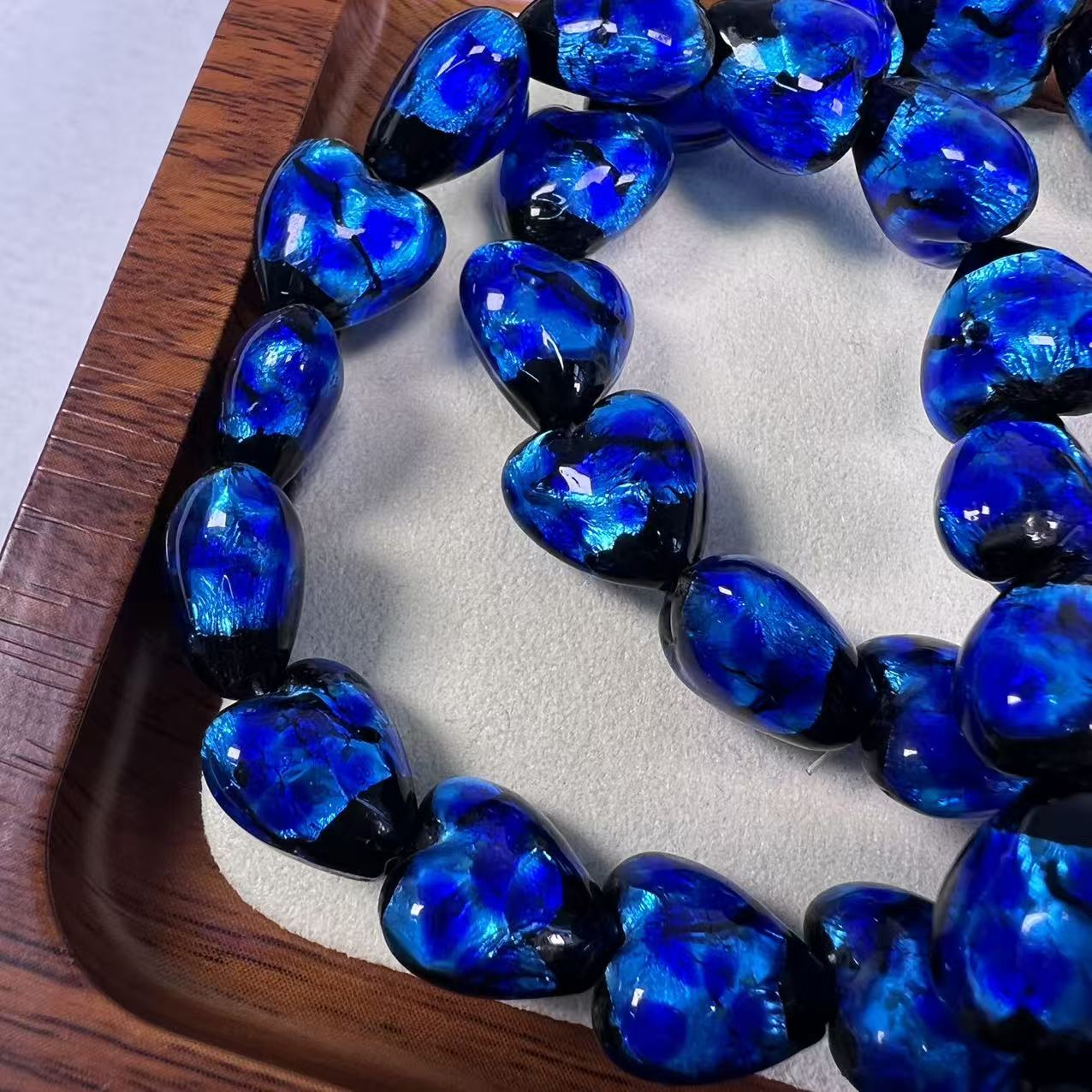 Deep Sea Iridescent Blue Heart Glass Beaded Bracelet, Shimmering Galaxy Inspired Love Beads, Mystical Ocean Aesthetic Jewelry, Boho Stretch Bracelet for Women