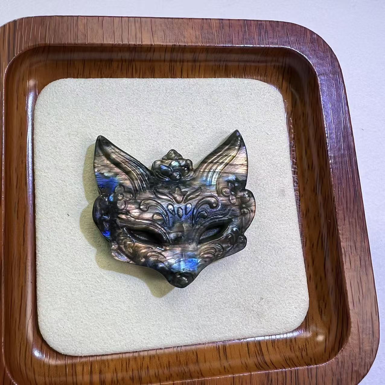 Unique Natural Labradorite Nine-Tailed Fox Pendant, Hand-Carved Flashy Blue Sheen Crystal, Mystical Kitsune Talisman Jewelry, Healing & Protection Amule