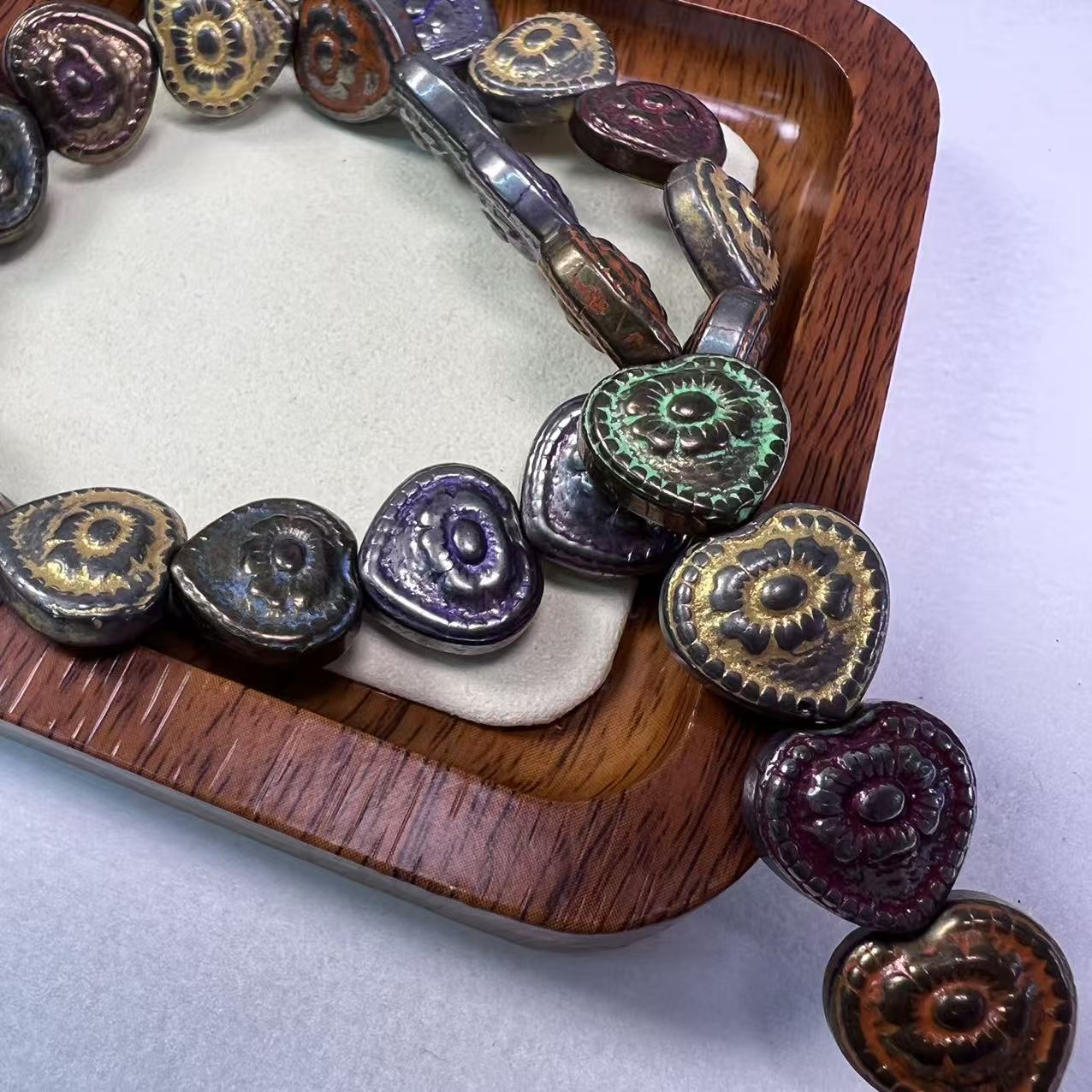 Colorful Enamel Heart-Shaped Hematite Bracelet, Vintage Floral Pattern Beaded Jewelry, Grounding & Protection Healing Stone, Boho Unique Stretch Bracelet