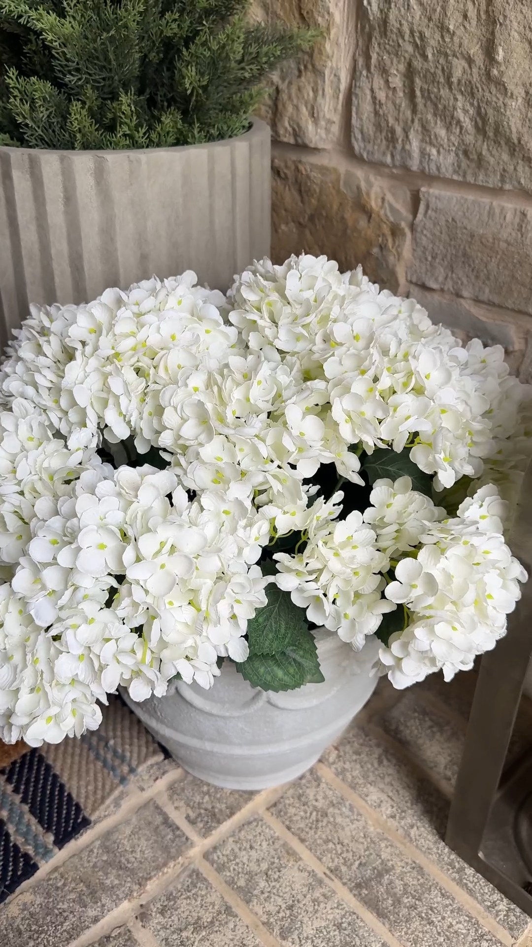 🔥Last Day 45% OFF🔥Artificial Outdoor Hydrangea Flowers - UV resistant, Waterproof, Windproof