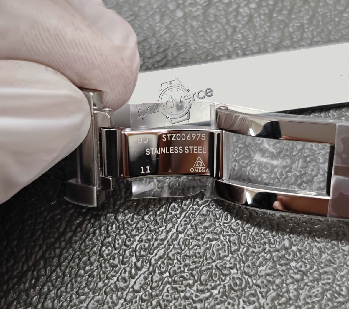 Omega Seamaster 150 Steel Strap Buckle, Genuine Stainless Steel Folding Buckle for Seamaster 220 Watches (20mm)