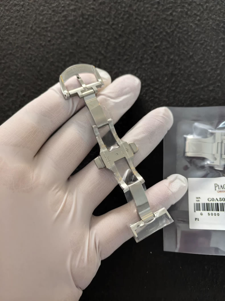 Genuine Piaget G0A50016 Fluororubber Strap with Butterfly Clasp, 19 mm