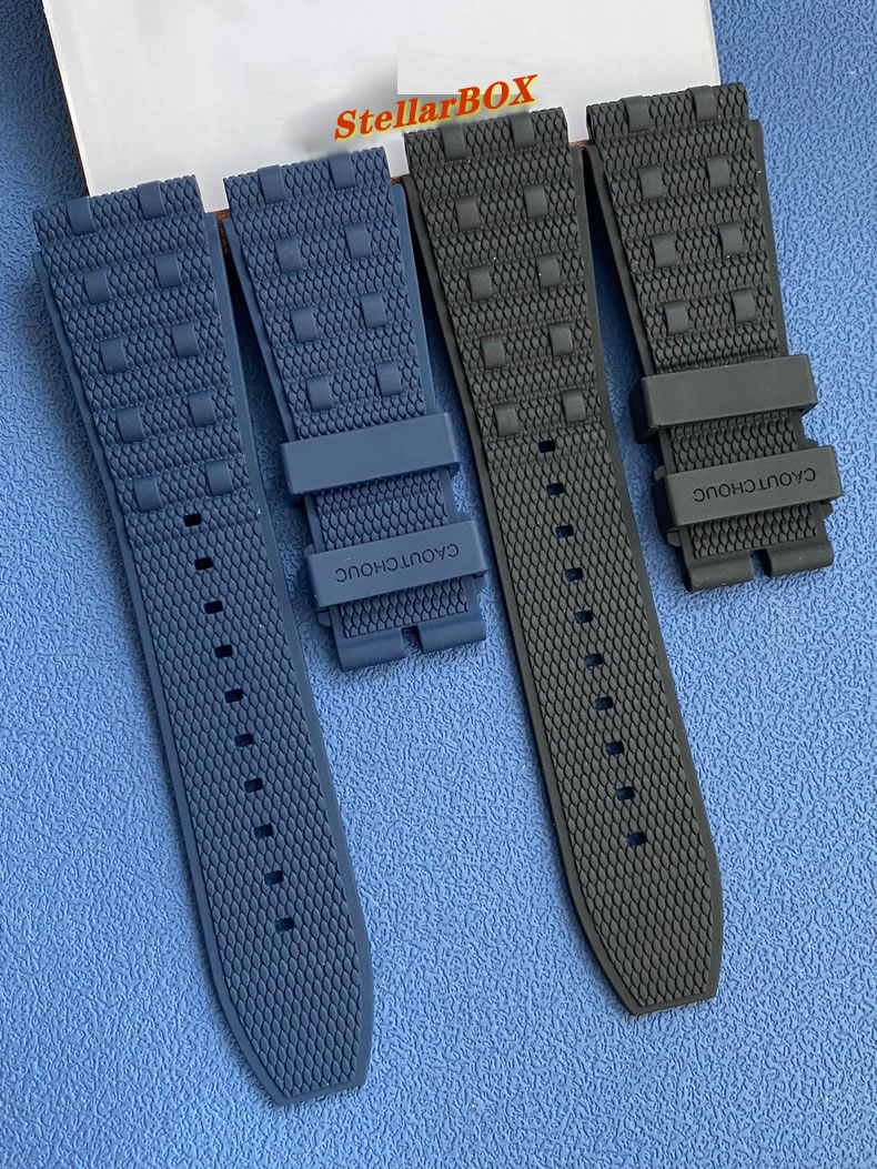 Breitling Chronomat B01 fluororubber strap, Breitling Superocean strap (22 mm)