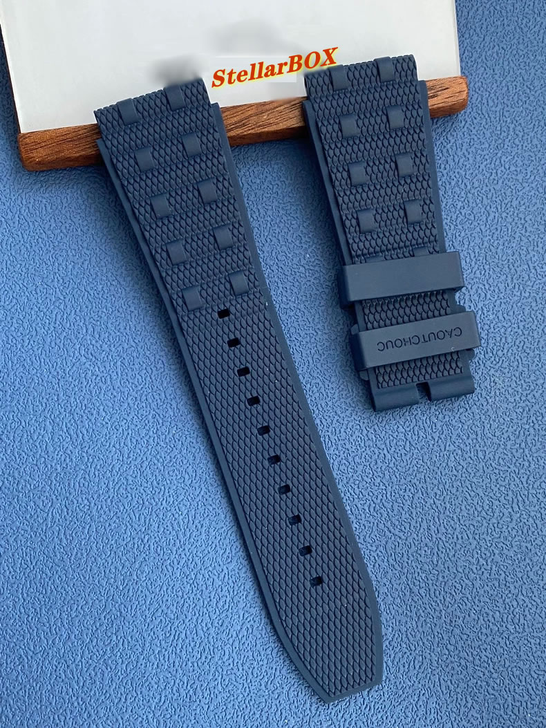 Breitling Chronomat B01 fluororubber strap, Breitling Superocean strap (22 mm)