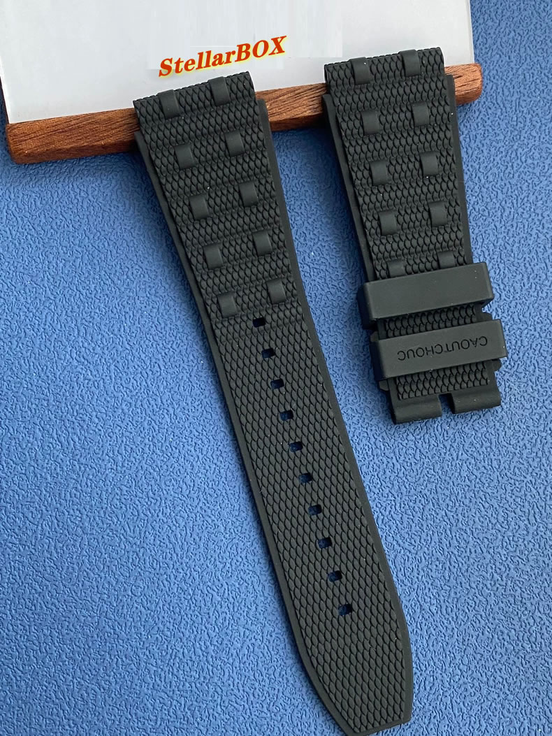 Breitling Chronomat B01 fluororubber strap, Breitling Superocean strap (22 mm)