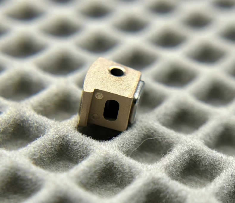 Audemars Piguet Offshore Collection 26420/26238 Watch Parts: Quick-Release Buckle