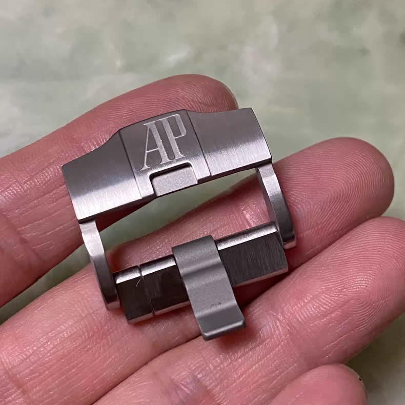 Audemars Piguet Royal Oak Offshore 26420, 15720 Quick-Release Fluorocarbon Rubber Strap Buckle