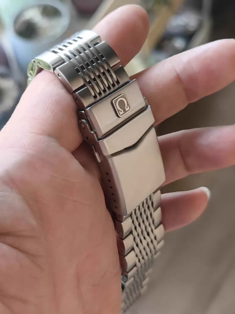 OMEGA Vintage Watch Bands: Stainless Steel 18mm, 20mm, and 22mm