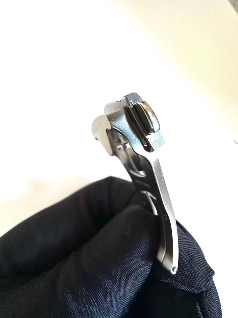 Genuine Omega Seamaster AT150/300/600/Seamaster Ocean Universe Quarter-Rubber Strap with Folding Clasp 18 mm