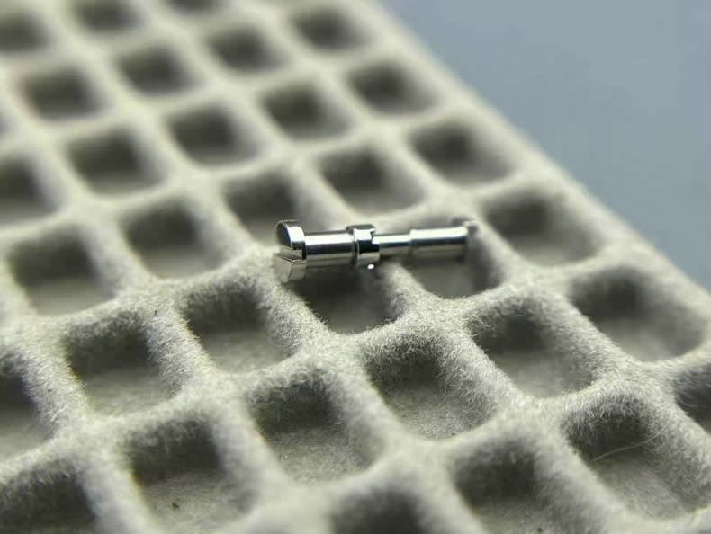 Audemars Piguet Royal Oak Series 67540 Bezel Screws