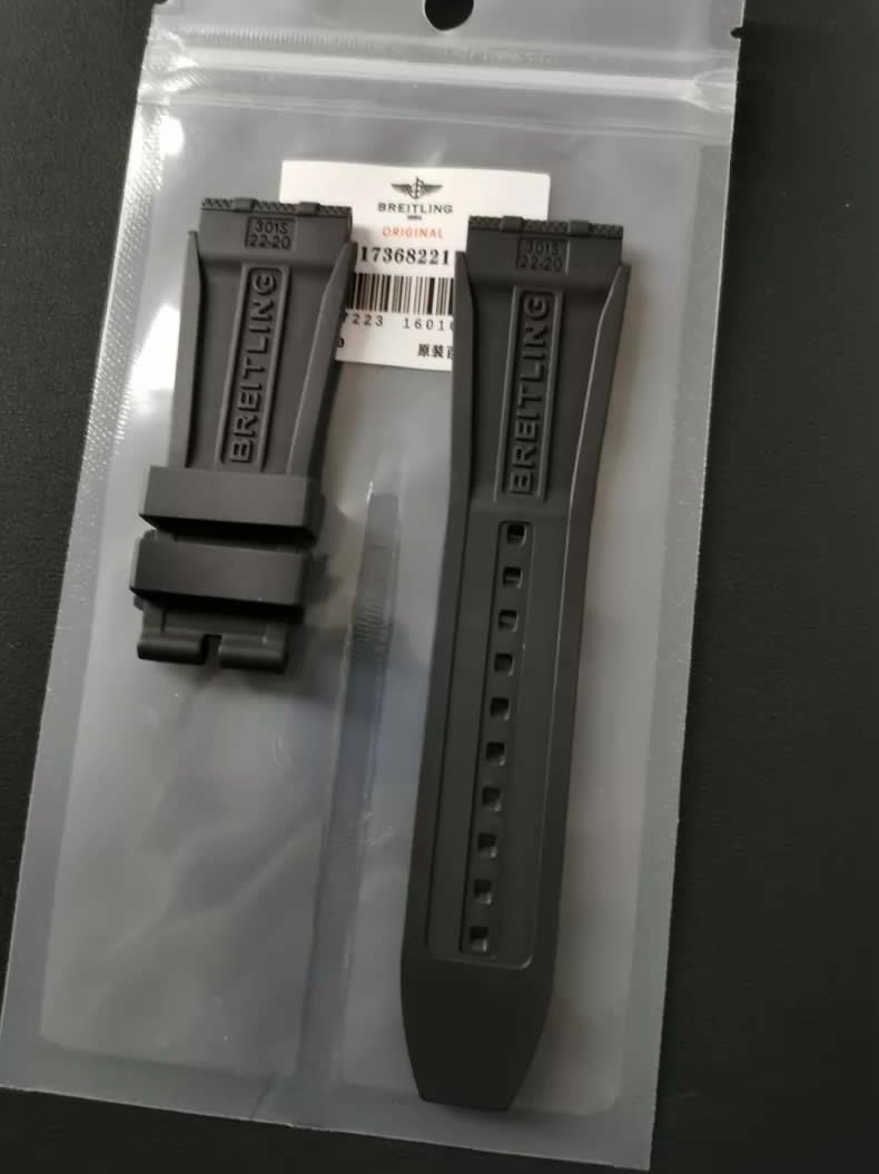 Breitling Chronomat 44/42 Dial with Beaded “Bullet” Pattern, 22mm Rubber Strap