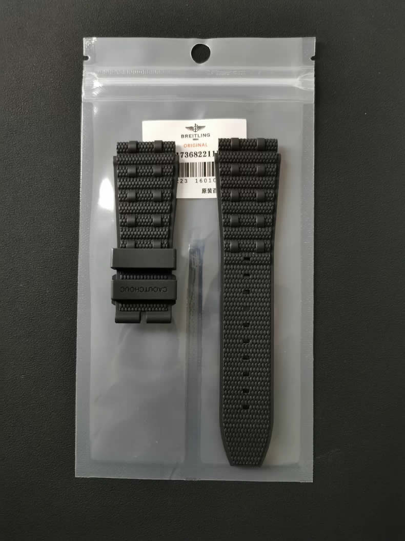 Breitling Chronomat 44/42 Dial with Beaded “Bullet” Pattern, 22mm Rubber Strap