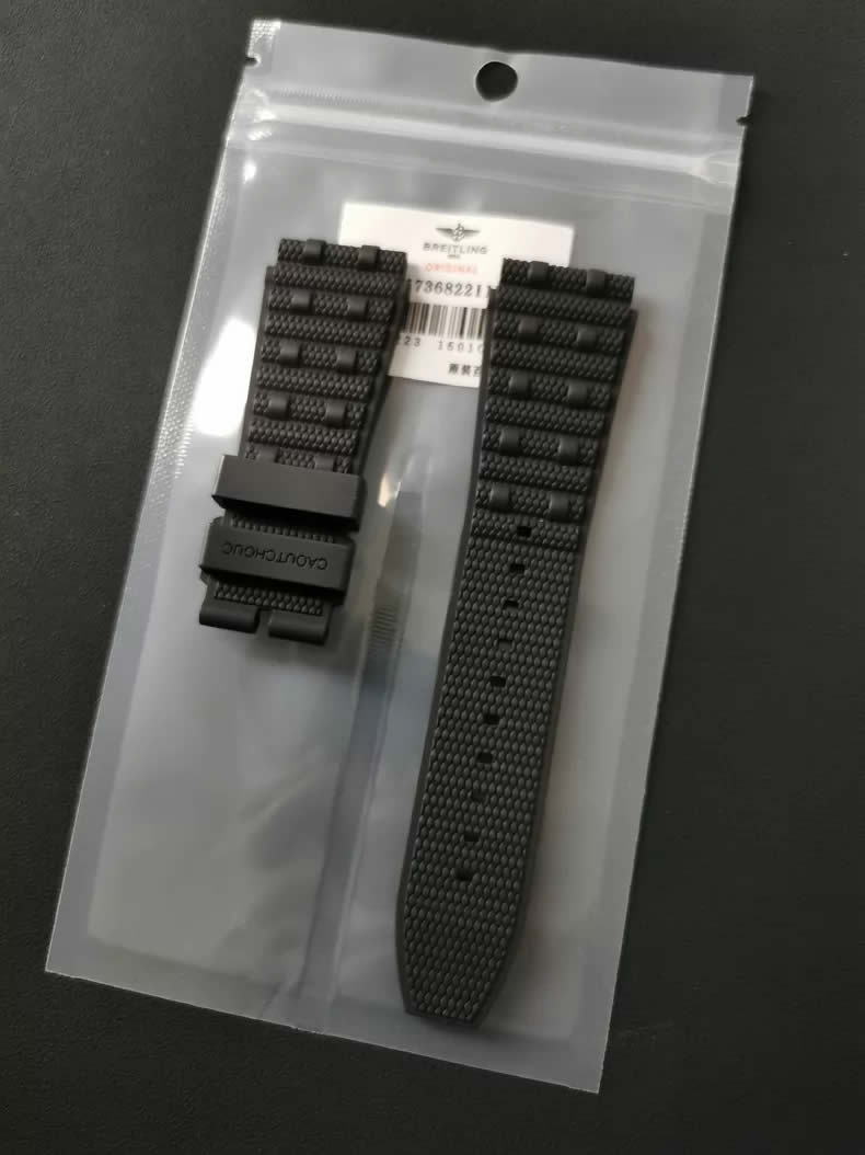 Breitling Chronomat 44/42 Dial with Beaded “Bullet” Pattern, 22mm Rubber Strap