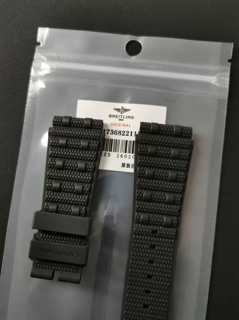 Breitling Chronomat 44/42 Dial with Beaded “Bullet” Pattern, 22mm Rubber Strap