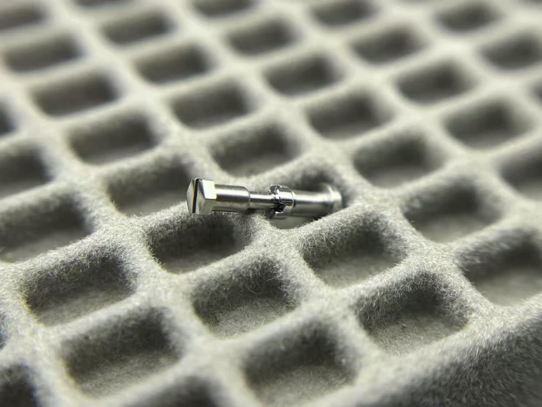 Audemars Piguet Royal Oak Series 67540 Bezel Screw 