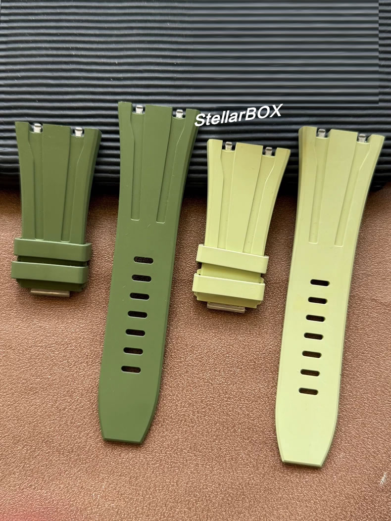 Audemars Piguet 26420 Quick-Release Strap; AP Royal Oak Offshore Fluor rubber Strap, 30 mm