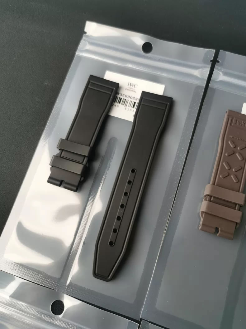 IWC Pilot’s Original Mark 20 and Le Petit Prince Quick-Release Rubber Straps