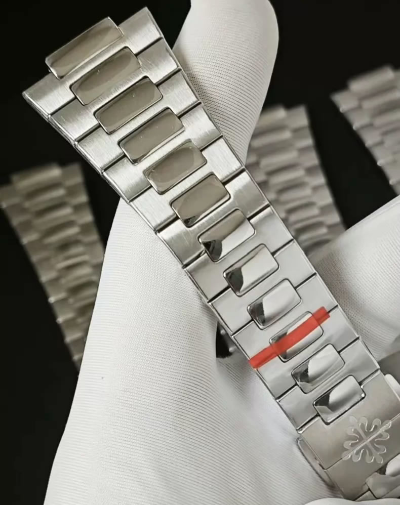 Patek Philippe NAUTILUS Genuine Steel Bracelet Compatible with models 5711, 5712, 5726, 5740, 5990 New clasp bracelet