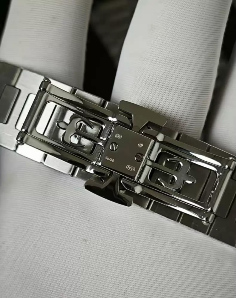 Patek Philippe NAUTILUS Genuine Steel Bracelet Compatible with models 5711, 5712, 5726, 5740, 5990 New clasp bracelet