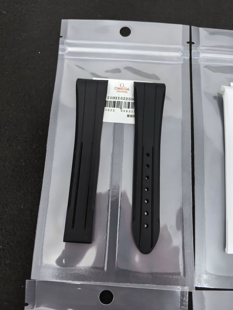 Omega Genuine Speedmaster 310.32.42.50.04.001 Rubber Watch Strap, 20mm