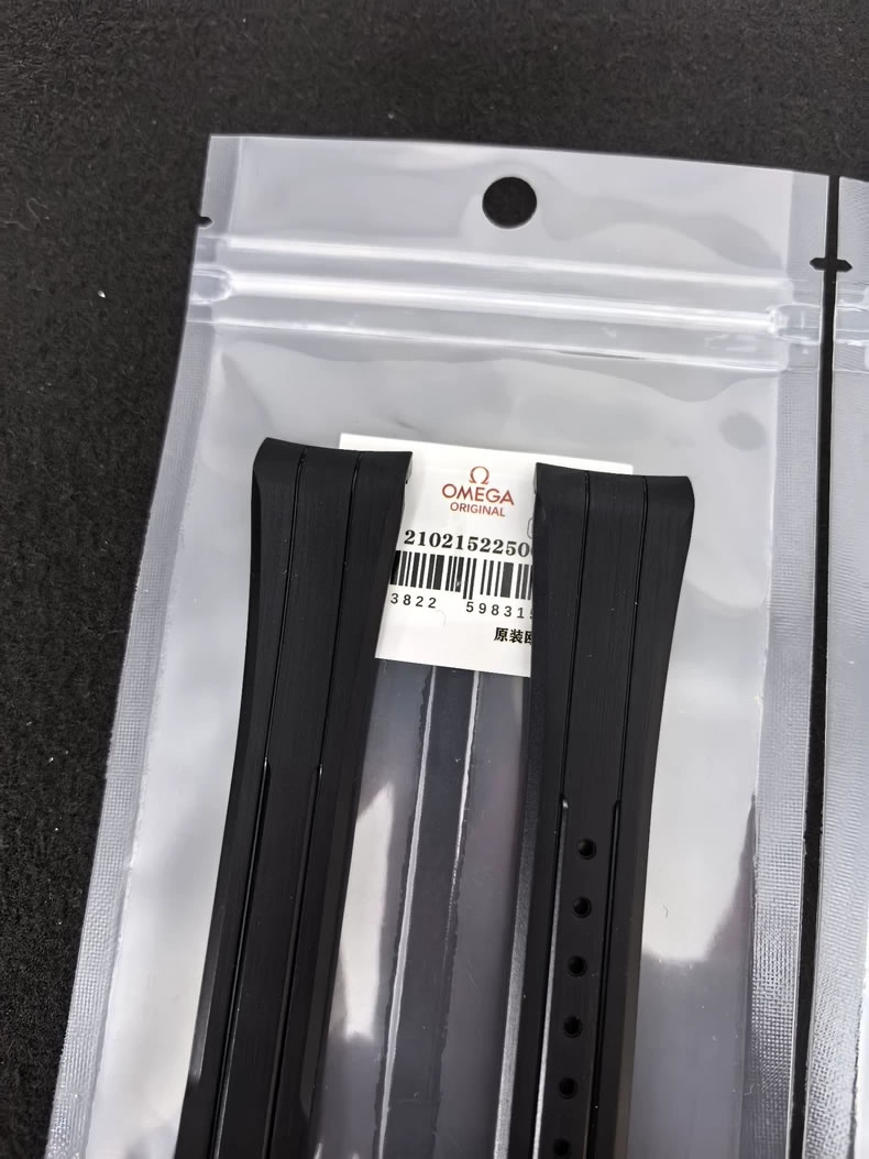 Omega Genuine Speedmaster 310.32.42.50.04.001 Rubber Watch Strap, 20mm