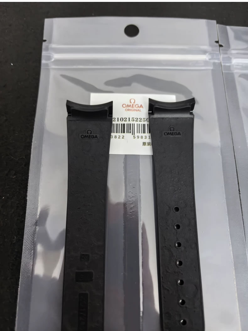 Omega Genuine Speedmaster 310.32.42.50.04.001 Rubber Watch Strap, 20mm