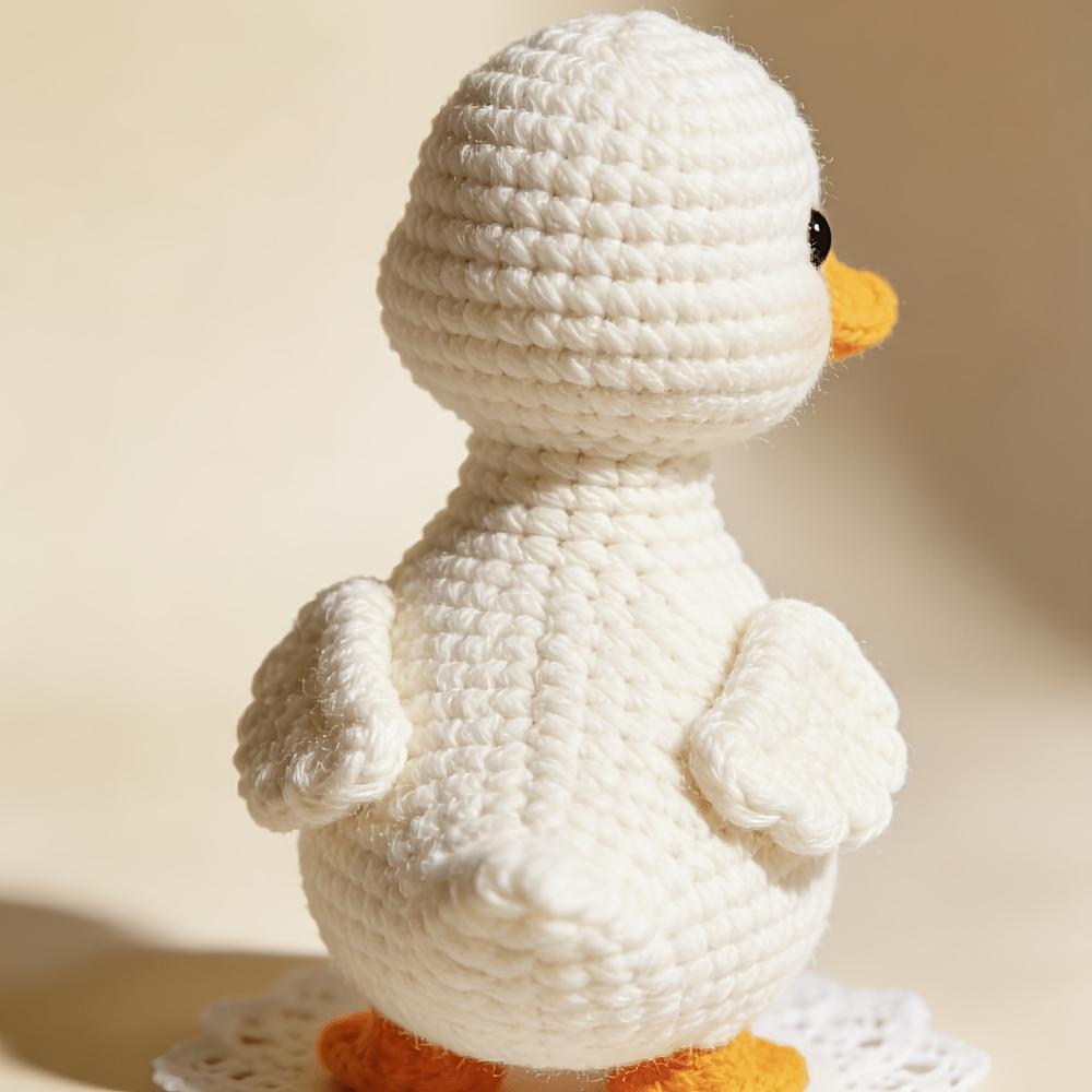 1pc Cute Duck Crochet Kit for Beginners, Complete DIY Amigurumi Duck Doll Craft Set with All Crocheting Materials & Step-by-Step Tutorial, Handmade Knitted Duck Plush Ornament for Home Decor, Easy & Fun Crochet Project for Adults & Craft Enthusiasts