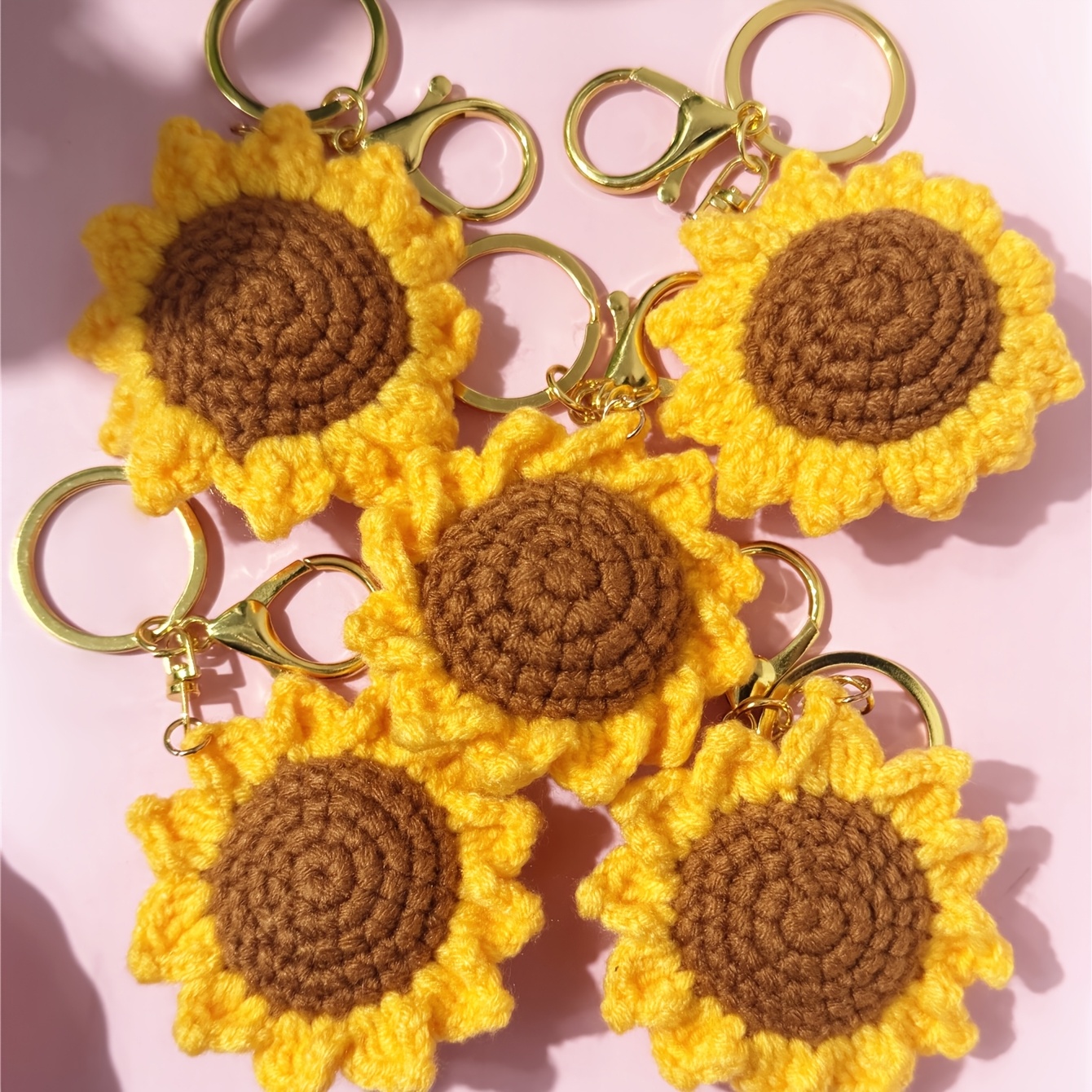 Double-Sided Crocheted Sunflower Pendant Keychain, Full of Hope, Suitable As a Gift, Wallet, School Bag, Key And Backpack, Car Keychain, Phone Case Charm, Or a Gift for Sisters, Friends And Classmates