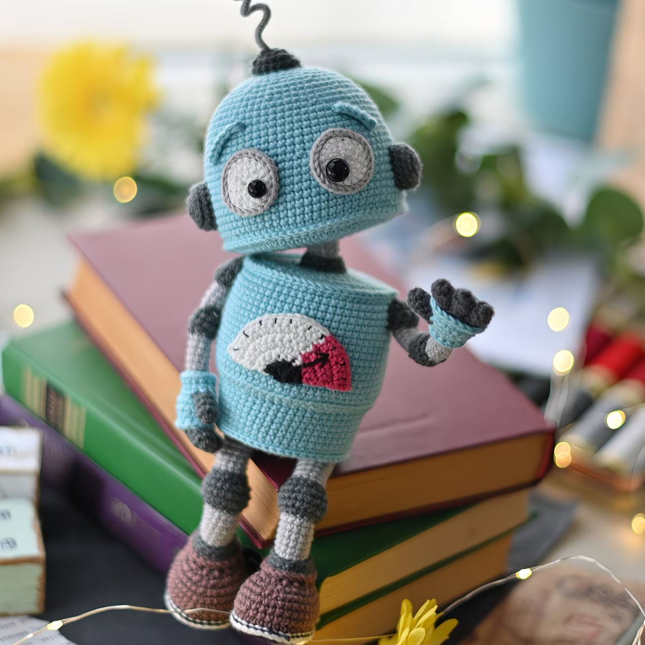 Heart Antenna Robot Crochet Kit – Beginner Amigurumi DIY Set with Yarn & Instructions for Keychains & Gifts