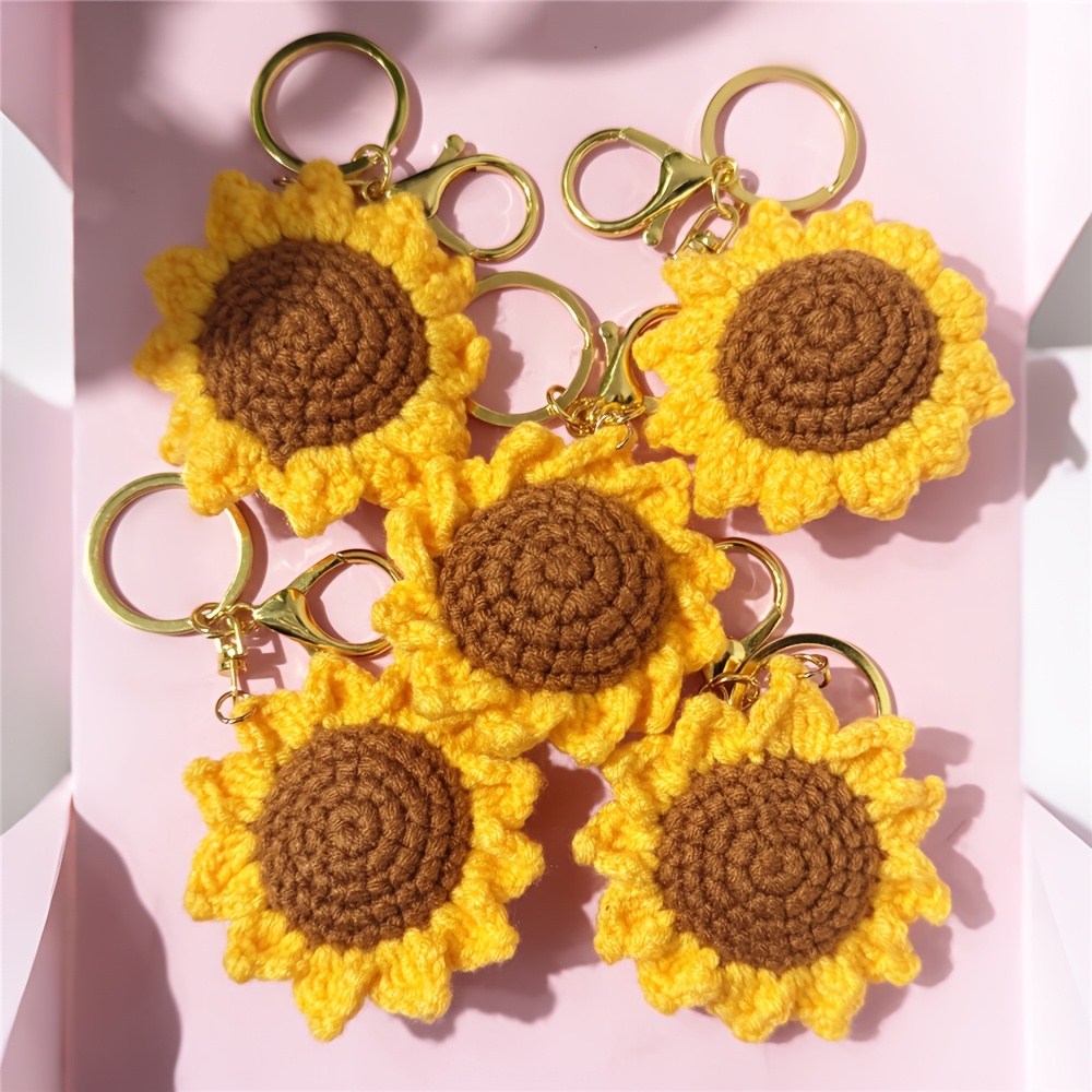 Double-Sided Crocheted Sunflower Pendant Keychain, Full of Hope, Suitable As a Gift, Wallet, School Bag, Key And Backpack, Car Keychain, Phone Case Charm, Or a Gift for Sisters, Friends And Classmates