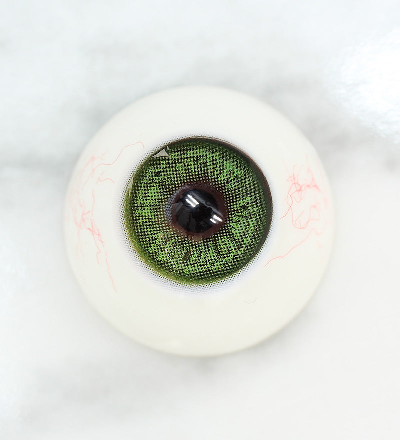 Preview of Uris Teapresso Cafe Matcha Colored Contacts on dark brown eyes(after)