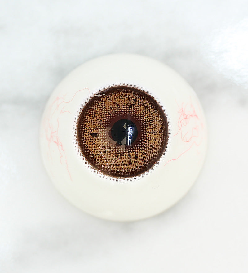 Preview of Uris Teapresso Oolong Colored Contacts on dark brown eyes(after)