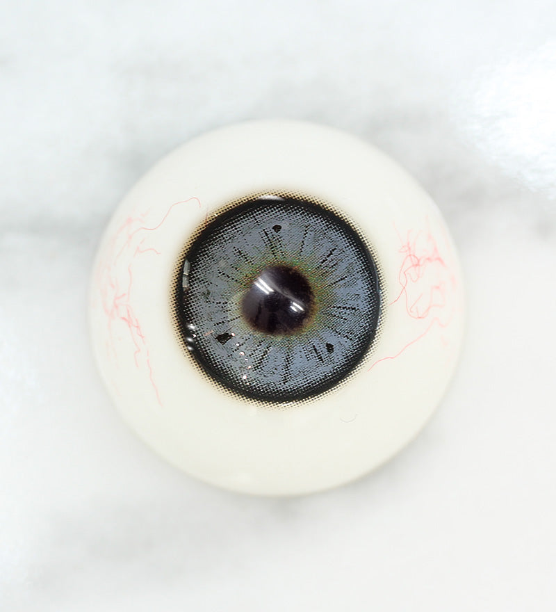 Preview of Uris Teapresso Earl Grey Colored Contacts on light eyes(after)