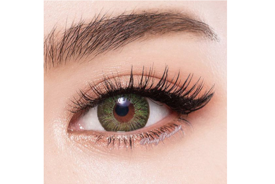 Super Series Green colored contact close up