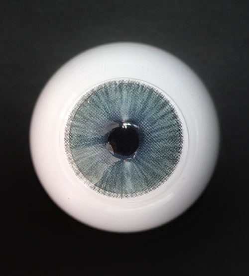 Preview of Uris Arctic Grey Colored Contacts on light eyes(after)