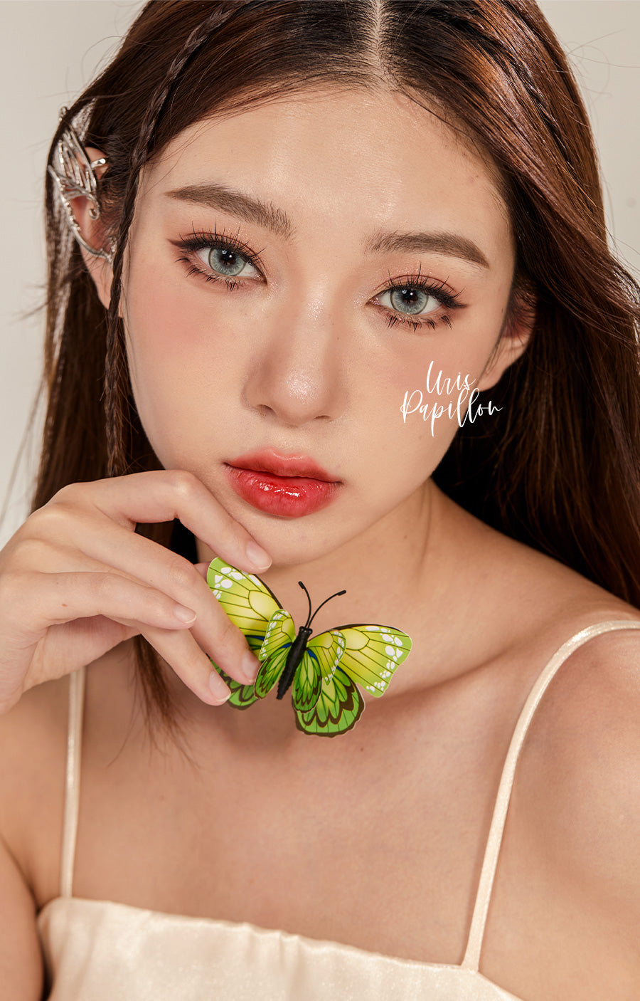 Douyin-Inspired emerald green contacts with vivid pigmentation and iris details, perfect for everyday wear