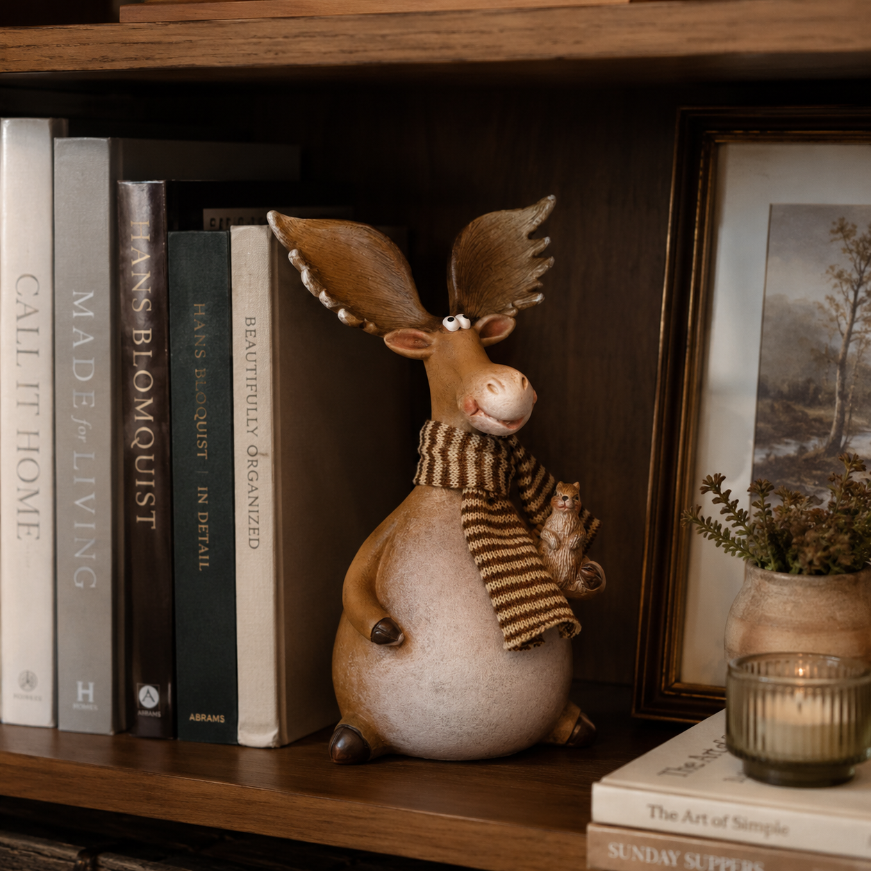 Whimsical Moose & Squirrel Resin Figurine – Funny Woodland Tabletop Décor 🐿️