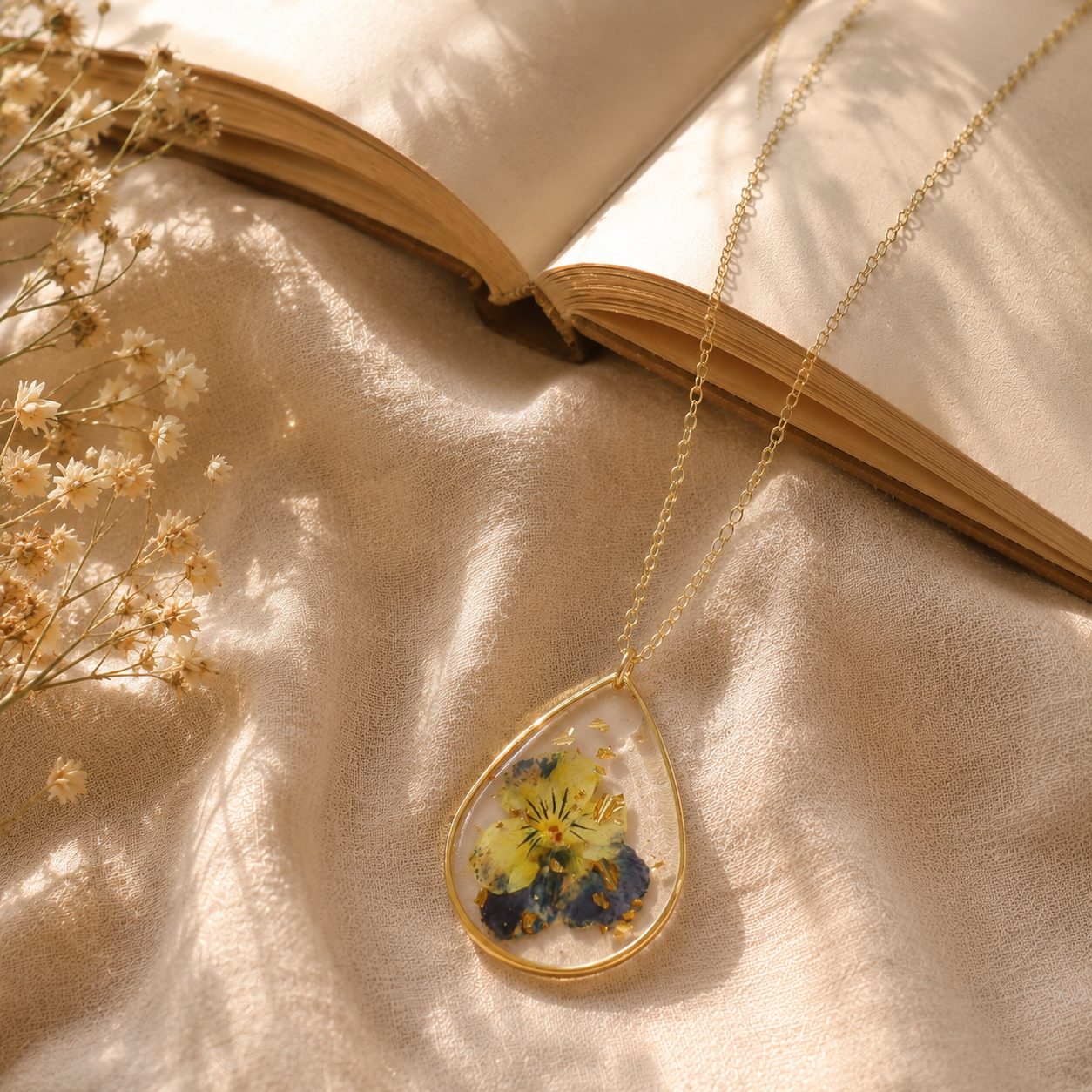 🌸 Birth Month Flower Necklace, Real Preserved Flower Teardrop Pendant with Gold Foil, Meaningful Floral Jewelry Gift for Women