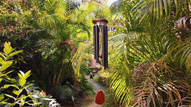 Bursvik Large Aluminium Wind Chimes ,Create a Zen Atmosphere Suitable for Outdoor, Garden, Patio Decoration. Classic Black Wind Chime with Wind Catcher Suitable as A Gift for Mom Neighbor Unisex
