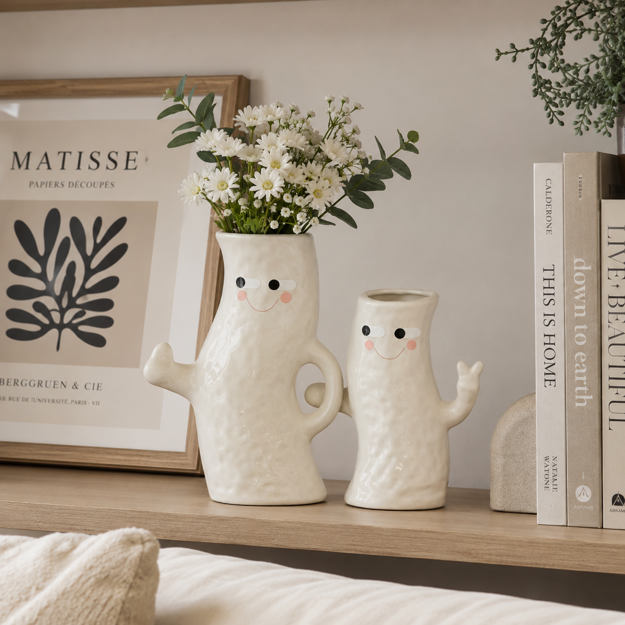 Hand in Hand Ceramic Vase Duo 🌼